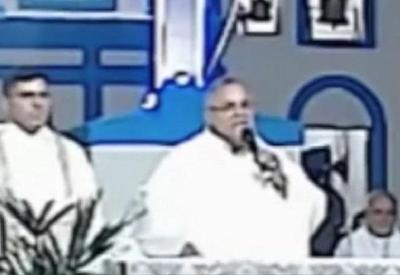 Padres são ameaçados de morte e impedidos de praticar missa Padres são ameaçados de morte e impedidos de praticar missa