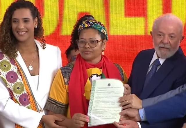 Imagem da noticia "Pagamento de dívida histórica", diz Lula ao assinar pacote de medidas para igualdade racial