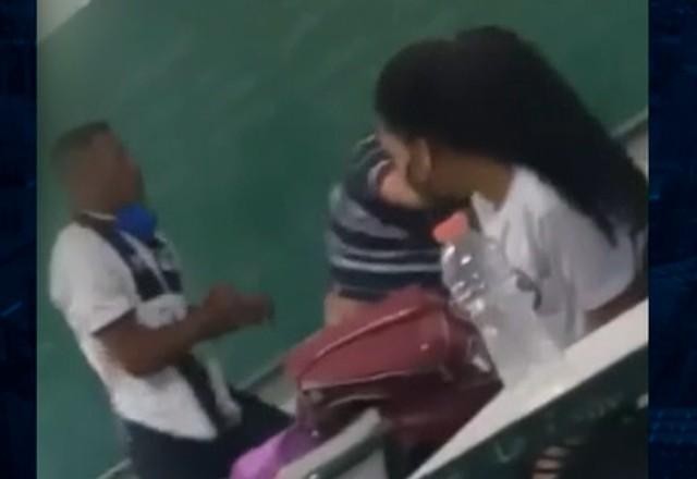 Imagem da noticia Pai invade sala e agride professor acusado de assediar adolescente; veja