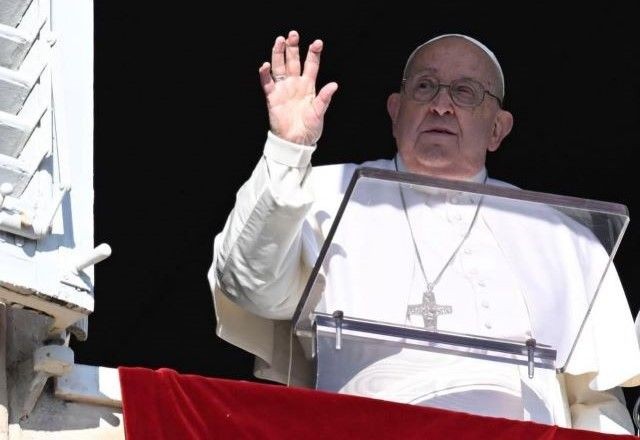 Imagem da noticia Papa Francisco critica aborto e pede perdão ou redução das dívidas de países pobres