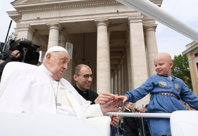 Imagem da noticia Papa Francisco agradeceu a enfermeiro antes de morrer: "Obrigado por me trazer de volta à Praça"