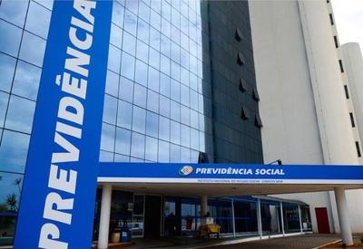 Servidores do INSS entram em greve por reajuste salarial Servidores do INSS entram em greve por reajuste salarial