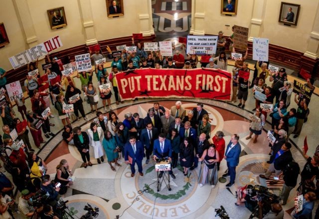 Imagem da noticia Maioria dos norte-americanos teme que democracia esteja em risco com mudanças em distritos eleitorais, diz pesquisa
