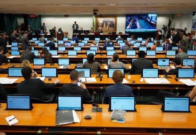 Imagem da noticia Câmara oficializa instalação de comissões permanentes nesta quarta (19); veja quem são os novos presidentes