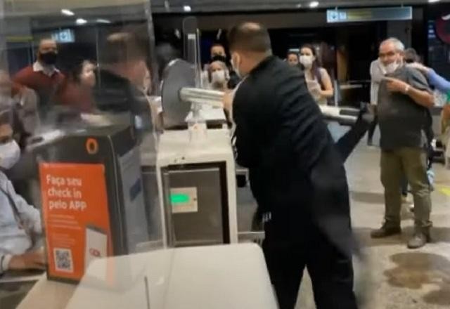 Imagem da noticia Passageiros revoltados causam confusão no aeroporto de Guarulhos (SP)