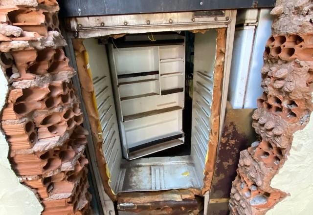 Imagem da noticia Polícia Civil encontra passagem secreta em geladeira no interior de SP