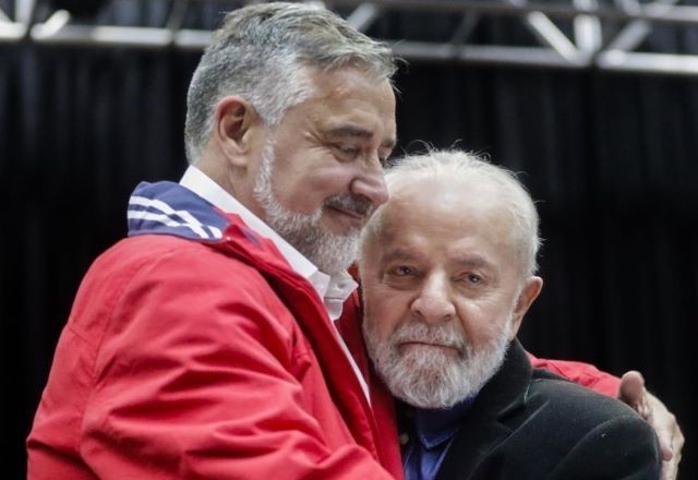 Imagem da noticia Entenda impacto político da saída de Pimenta da Secom para assumir secretaria de reconstrução do RS