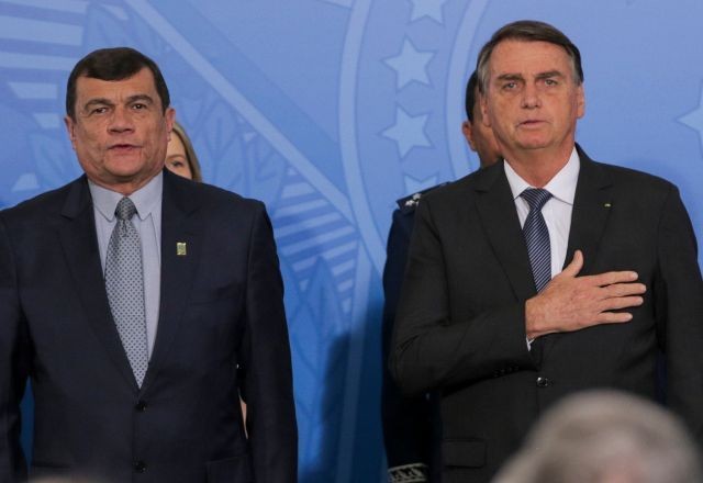 Imagem da noticia Ministro da Defesa de Bolsonaro tratou de minuta do golpe, diz general à PF