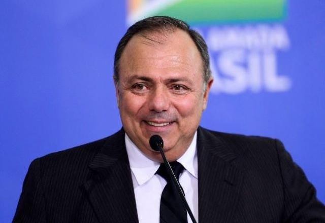 Imagem da noticia Pazuello deve alegar simples "passeio de moto" no ato do Rio