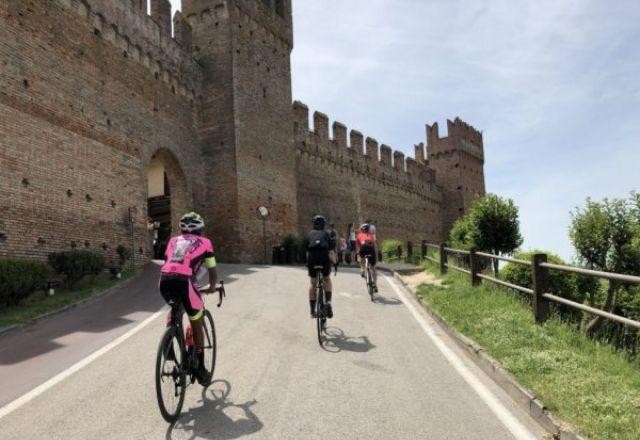 Imagem da noticia Itália: conheça o Castelo de Montegridolfo e saboreie capuccino e croissants