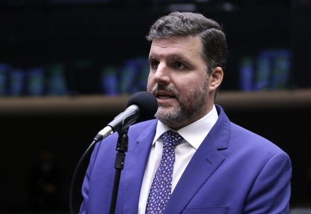 Imagem da noticia Líder da bancada ruralista critica alternativa à alta do IOF: "Governo cria problema e tenta resolver com outro"