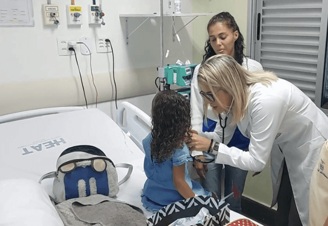 Imagem da noticia Menina que bateu a cabeça após cair de escorregador em creche tem alta no RJ