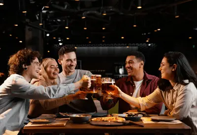 Setor de bares reage após mortes por metanol e aposta nas festas de fim de ano para recuperar faturamento Setor de bares reage após mortes por metanol e aposta nas festas de fim de ano para recuperar faturamento