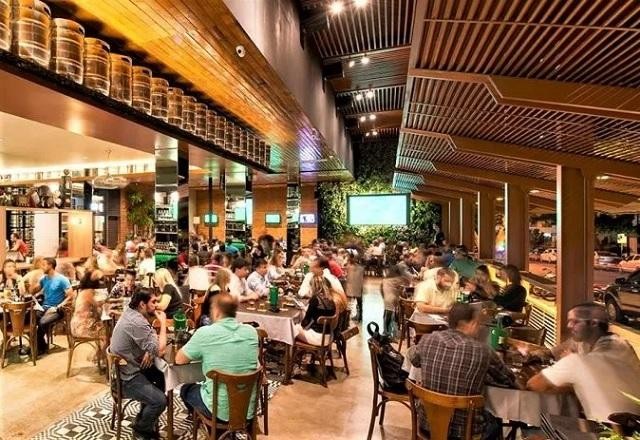 Imagem da noticia Câmara de Porto Alegre aprova lei que proíbe cardápios exclusivamente digitais em bares e restaurantes