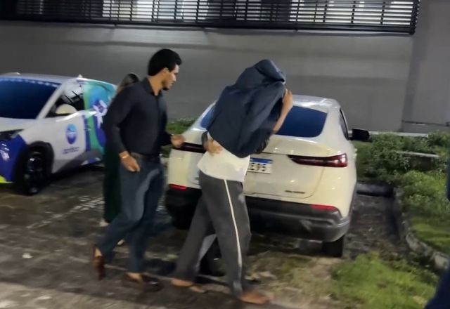 Imagem da noticia Piloto de lancha que naufragou em Manaus e deixou três mortos se entrega à polícia