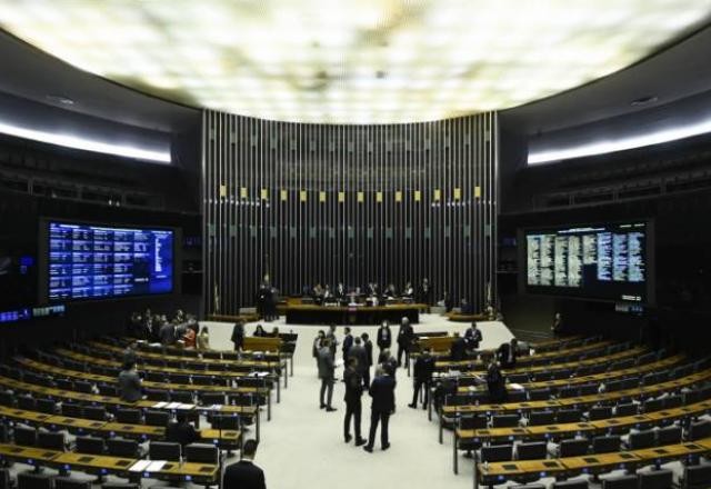 Imagem da noticia Com validade apenas para 2023, Congresso promulga PEC da Transição
