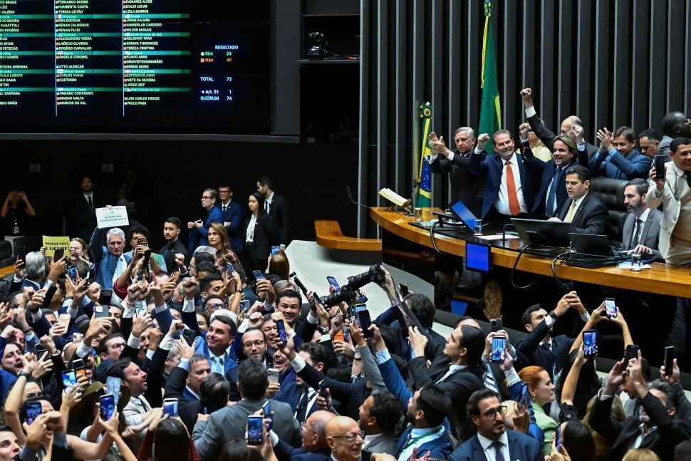 Imagem da noticia PL da Dosimetria: veja como votaram deputados e senadores na derrubada do veto de Lula