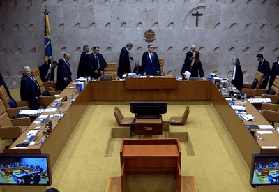 Câmara aprova reajuste salarial de 24% em 3 anos para servidores do Judiciário Câmara aprova reajuste salarial de 24% em 3 anos para servidores do Judiciário
