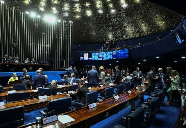 Imagem da noticia Senado aprova projeto que reduz benefícios fiscais e aumenta tributação de bets e fintechs