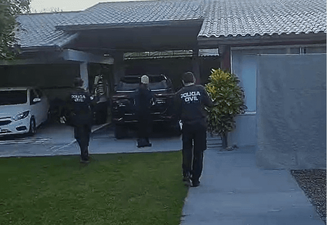 Imagem da noticia Polícia Civil faz operação contra quadrilha de roubo de cargas de óleo no Rio