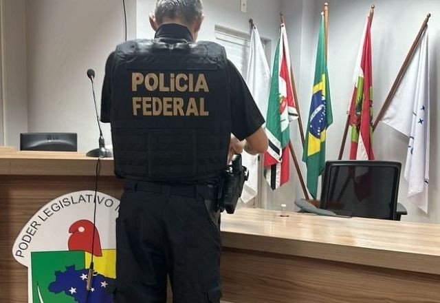 Imagem da noticia Vereadores são suspeitos de uso de dinheiro falso para comprar votos em Caxambu do Sul (SC)