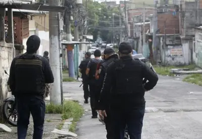 Operação Torniquete: Polícia do RJ desarticula depósito do crime ligado a facção no Chapadão Operação Torniquete: Polícia do RJ desarticula depósito do crime ligado a facção no Chapadão