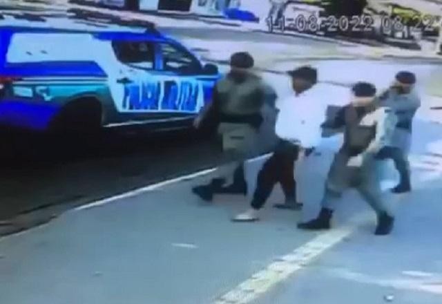 Imagem da noticia Após ser colocado em viatura da PM, homem é encontrado morto