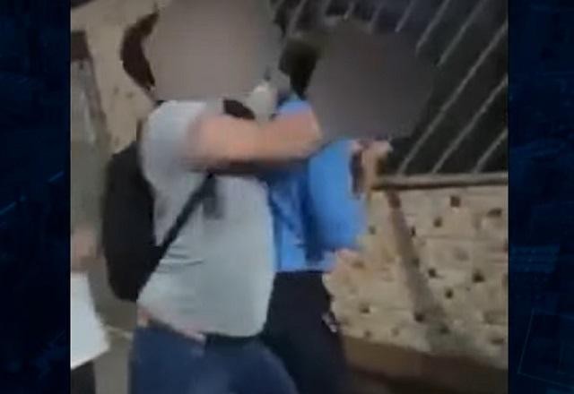 Imagem da noticia Policial civil enforca motorista de ônibus com mata-leão