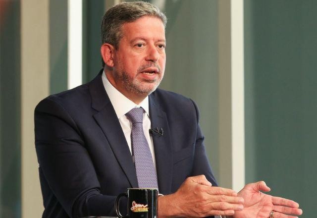 Imagem da noticia Lira questiona resultado de pesquisas eleitorais: "muita divergência"