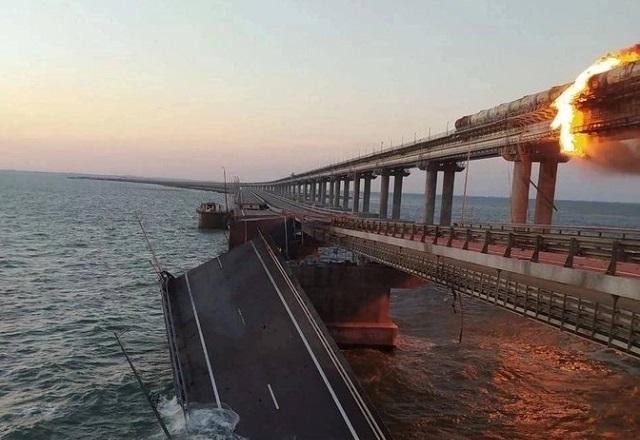 Imagem da noticia Rota de abastecimento, ponte entre Rússia e Crimeia é alvo de explosão