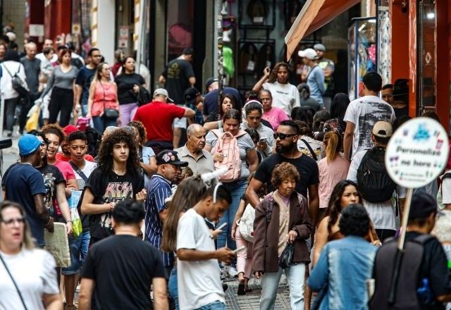 Imagem da noticia Expectativa de vida ao nascer no Brasil sobe para 76,4 anos em 2023, diz IBGE