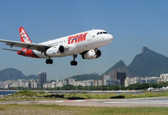 Imagem da noticia Dólar alto, combustível caro: Saiba como viajar no fim do ano sem se endividar
