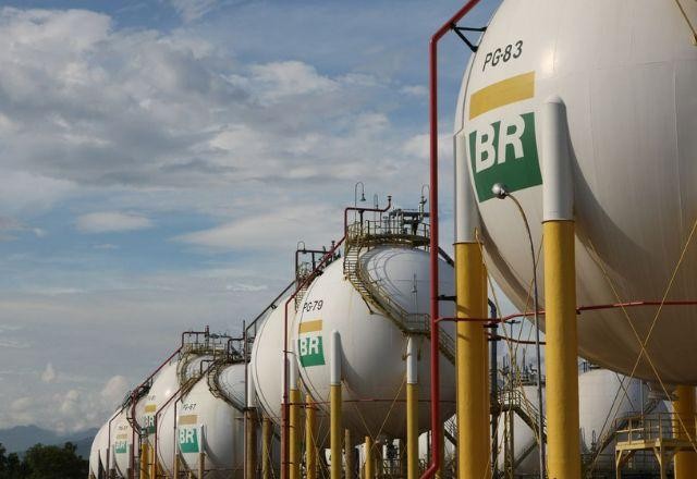 Preço do gás natural para distribuidoras terá redução, diz Petrobras