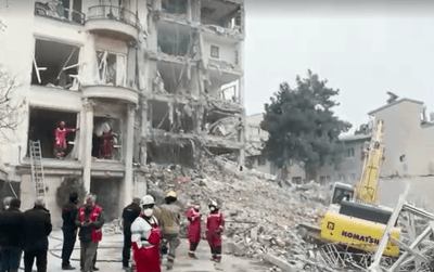 Israel bombardeia Teerã e Irã responde com mísseis contra Tel Aviv Israel bombardeia Teerã e Irã responde com mísseis contra Tel Aviv