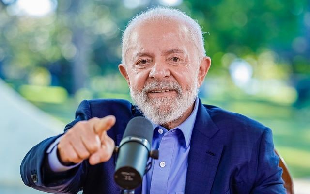 Imagem da noticia Lula diz que pode disputar reeleição em 2026 para evitar volta dos "trogloditas" e do 'fascismo'