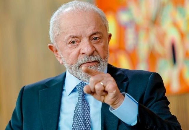 Imagem da noticia "Tarifaços lançam economia mundial em espiral de preços altos e estagnação", diz Lula a jornais estrangeiros