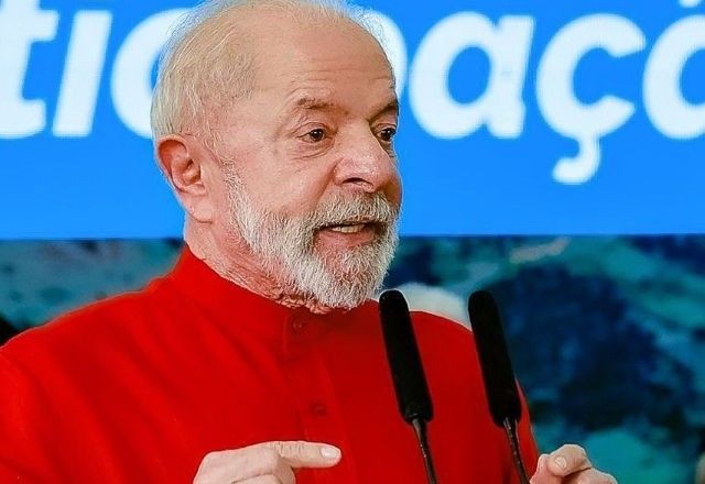 Imagem da noticia Lula diz que ajuste no Imposto de Renda é "uma coisa maravilhosa" e ajuda trabalhadores