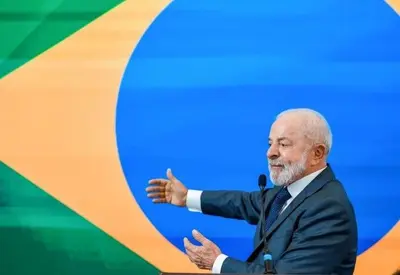 Lula diz que pediu a Trump prisão de empresário brasileiro "maior devedor do país" que mora em Miami Lula diz que pediu a Trump prisão de empresário brasileiro "maior devedor do país" que mora em Miami