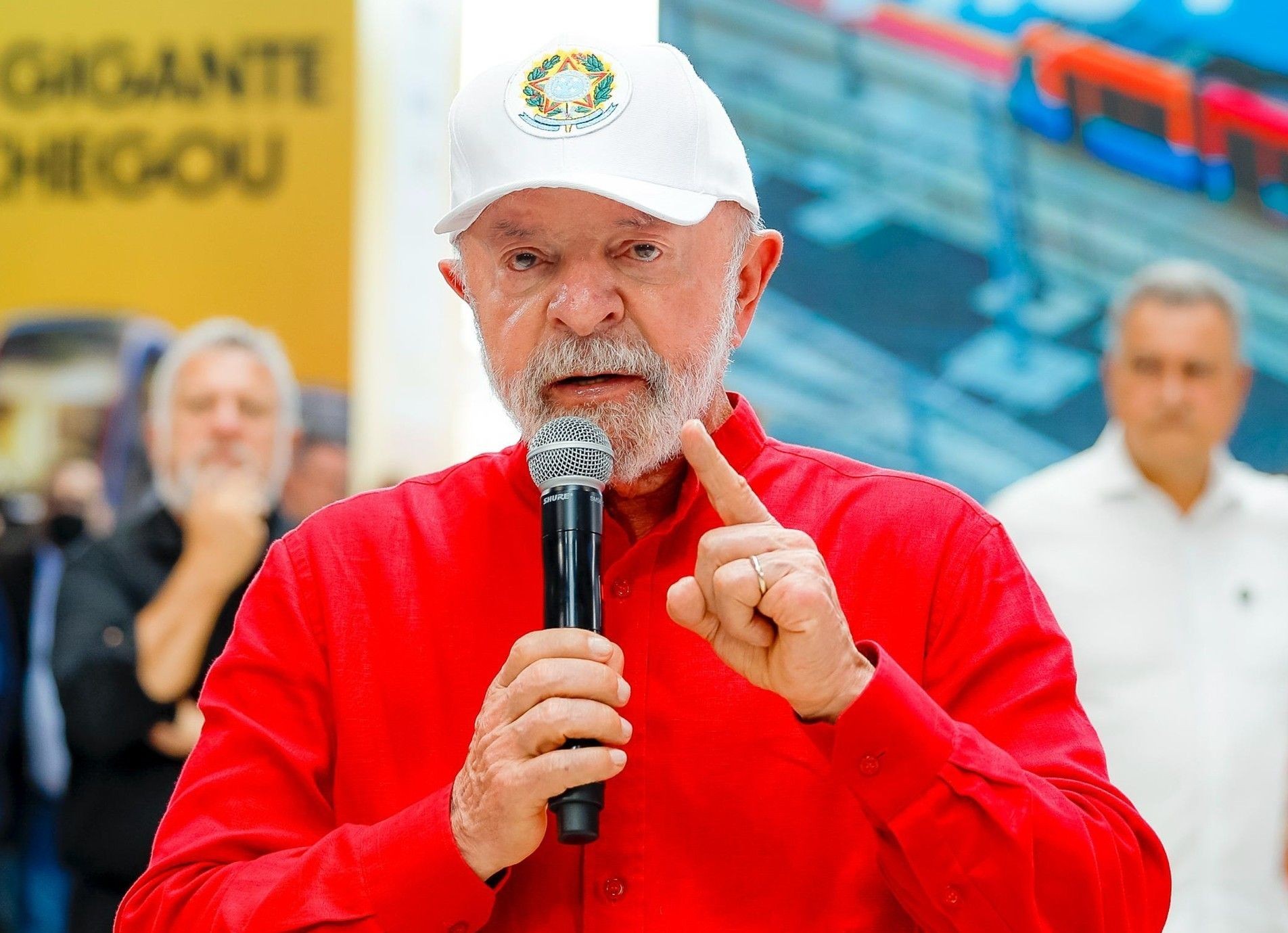 Imagem da noticia "Vamos comparar governos. Se povo quiser acreditar na mentira, é responsabilidade dele", diz Lula sobre eleições