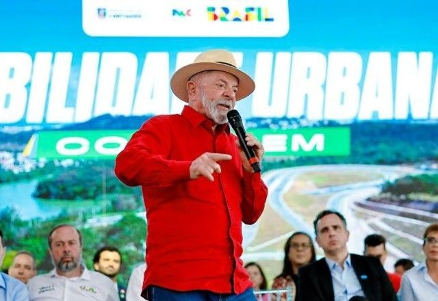 Imagem da noticia Na eleição será preciso dizer se queremos governar para a Faria Lima ou para o povo, diz Lula
