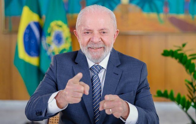 Imagem da noticia Lula diz que só disputa reeleição se não houver outro candidato para enfrentar a extrema-direita