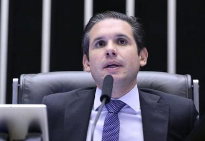 Após motim, Câmara aprova urgência de projeto que permite punição de deputados por obstrução Após motim, Câmara aprova urgência de projeto que permite punição de deputados por obstrução