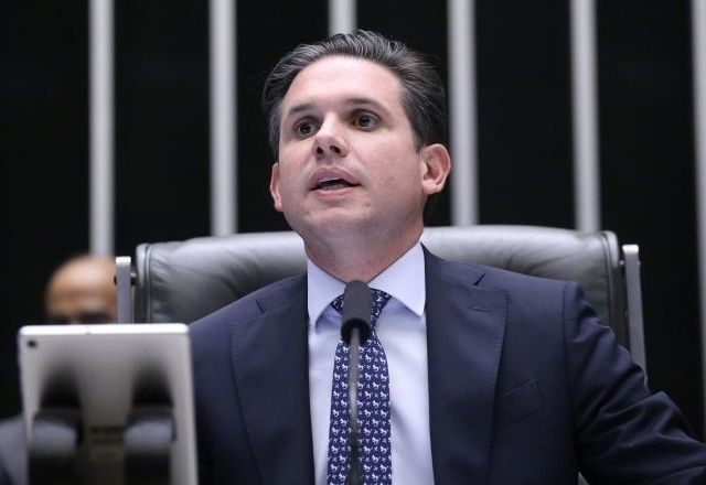 Hugo Motta se isola e aliados afirmam que presidente decidiu sozinho pautar cassações Hugo Motta se isola e aliados afirmam que presidente decidiu sozinho pautar cassações