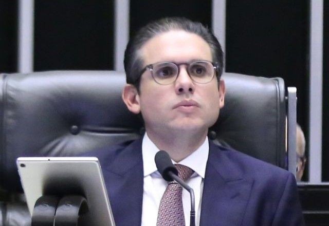 Imagem da noticia Câmara “está à disposição para agir com firmeza” em resposta a tarifaço de Trump, afirma Motta