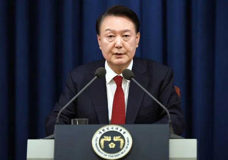 Imagem da noticia Coreia do Sul suspende execução de mandado de prisão contra presidente afastado