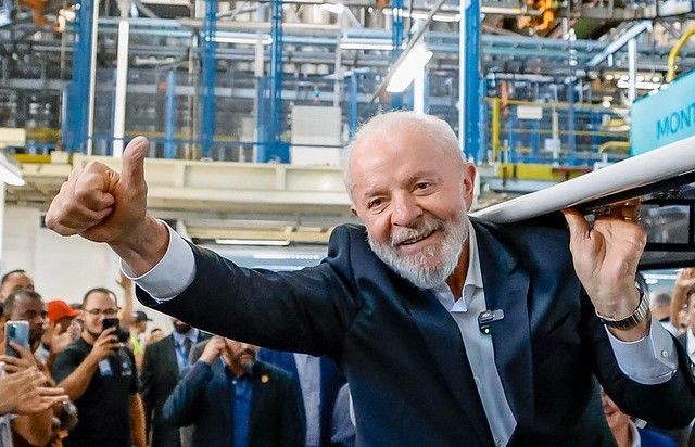 Imagem da noticia Lula cobra respeito de Donald Trump: “Fale manso comigo”