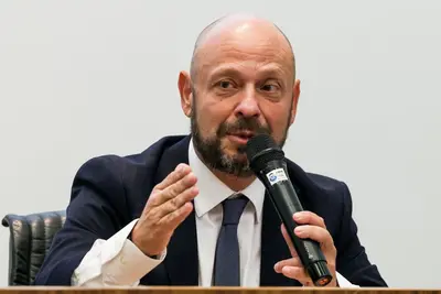 "Fomos o primeiro órgão a apurar conduta" do Master, diz presidente do INSS antes de depoimento à CPMI "Fomos o primeiro órgão a apurar conduta" do Master, diz presidente do INSS antes de depoimento à CPMI