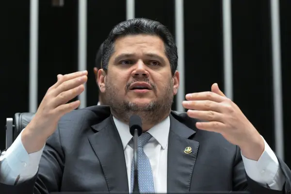 Imagem da notícia: Aliados de Alcolumbre falam em cenário desfavorável para aprovação de Messias