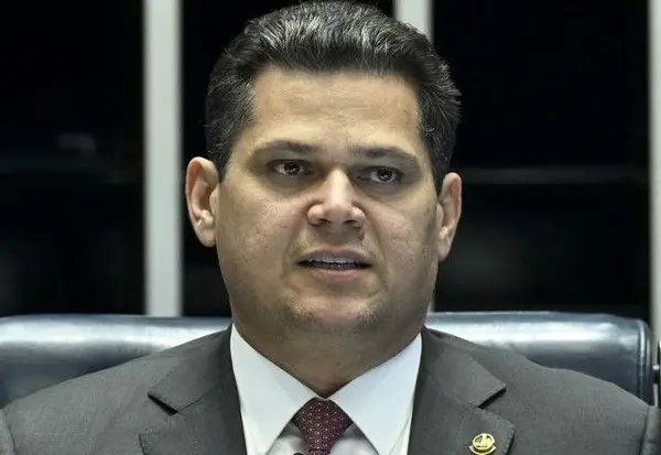 Imagem da notícia: Aliados de Alcolumbre admitem aumento de pressão por CPMI do Master após operação da PF