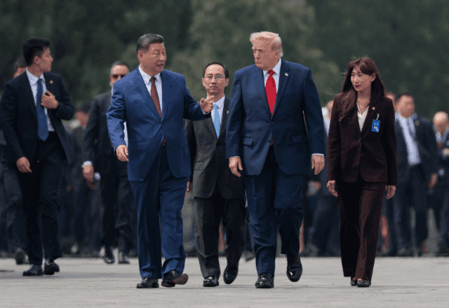 EUA diz que China concordou em não mandar equipamentos militares ao Irã EUA diz que China concordou em não mandar equipamentos militares ao Irã
